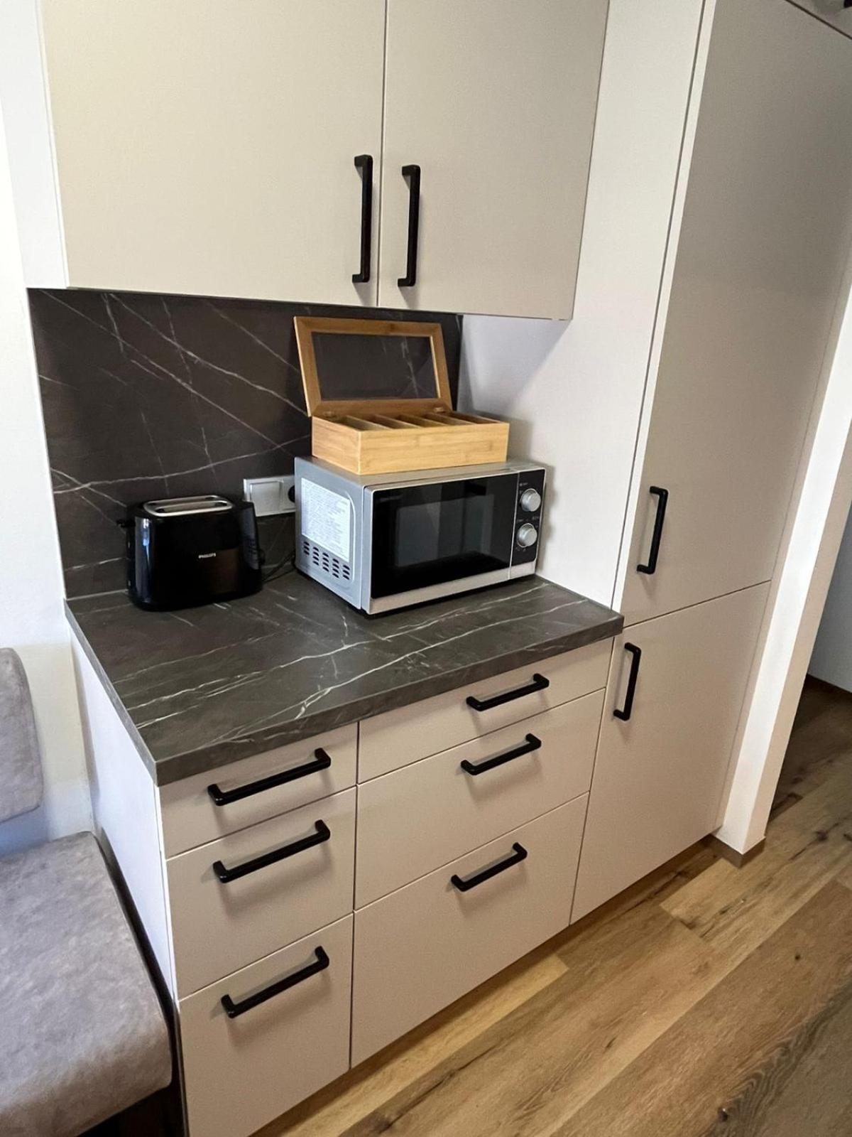 Luxury Sedda Bed, Nespresso, Netflix Apartment Linz Exterior photo